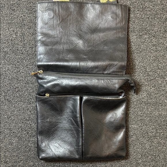 Thomas and Lee Black Leather Crossbody Bag With Guitar Strap - Picture 5 of 11